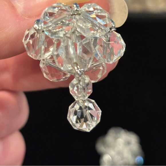Kramer Signed Vintage Crystal Cluster Screw Back Earrings - Picture 2 of 4